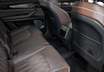 Подержанный автомобиль Exeed VX 2023 года (15 фото)