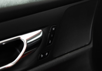 Подержанный автомобиль Volvo S60 2019 года (21 фото)