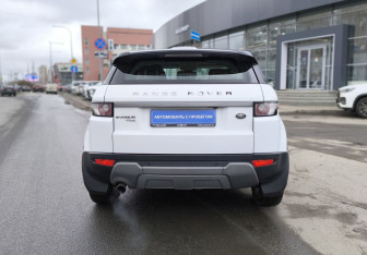 Подержанный автомобиль Land Rover Range Rover Evoque 2015 года (5 фото)