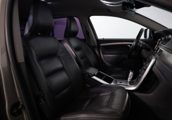 Подержанный автомобиль Volvo XC70 2012 года (12 фото)