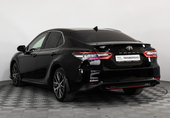 Подержанный автомобиль Toyota Camry Sedan 2021 года (8 фото)