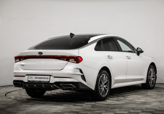 Подержанный автомобиль Kia K5 2021 года (5 фото)