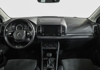 Подержанный автомобиль Skoda Karoq 2020 года (10 фото)