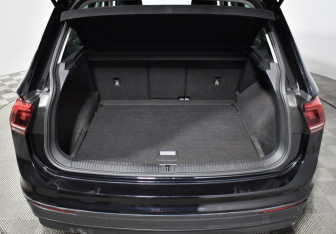 Подержанный автомобиль Volkswagen Tiguan 2017 года (17 фото)