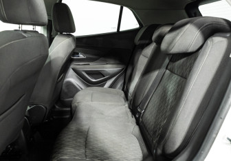 Подержанный автомобиль Opel Mokka 2014 года (10 фото)