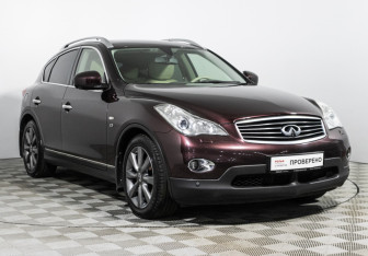 Подержанный автомобиль Infiniti QX50 2013 года (3 фото)