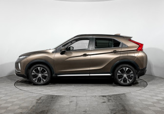 Подержанный автомобиль Mitsubishi Eclipse Cross 2018 года (8 фото)