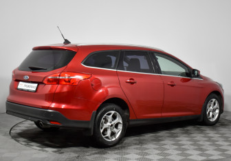 Подержанный автомобиль Ford Focus Wagon 2016 года (5 фото)