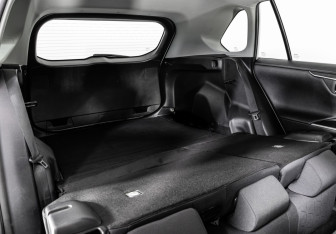 Подержанный автомобиль Toyota RAV4 2020 года (21 фото)