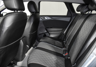 Подержанный автомобиль Kia Ceed Wagon 2022 года (11 фото)