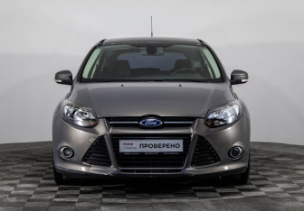 Подержанный автомобиль Ford Focus Hatchback 2013 года (2 фото)