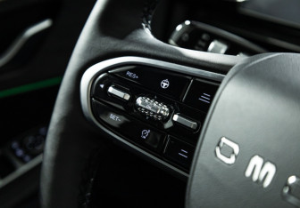 Подержанный автомобиль Omoda C5 2023 года (24 фото)