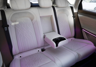 Подержанный автомобиль Voyah Free 2022 года (30 фото)