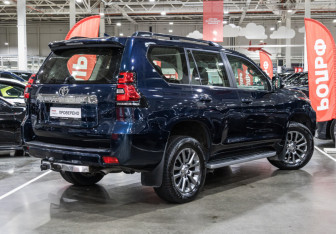 Подержанный автомобиль Toyota Land Cruiser Prado 2018 года (7 фото)