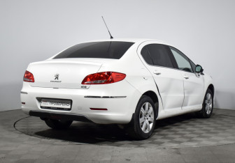 Подержанный автомобиль Peugeot 408 2013 года (5 фото)