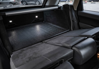 Подержанный автомобиль Land Rover Range Rover Sport 2015 года (36 фото)