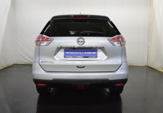 Подержанный автомобиль Nissan X-Trail 2018 года (6 фото)