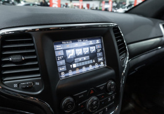 Подержанный автомобиль Jeep Grand Cherokee 2018 года (21 фото)