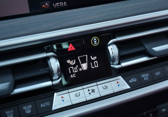 Подержанный автомобиль BMW X3 2024 года (18 фото)