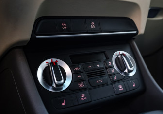 Подержанный автомобиль Audi Q3 2013 года (19 фото)