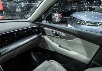 Подержанный автомобиль GAC GS8 2023 года (20 фото)