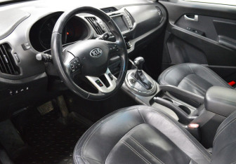Подержанный автомобиль Kia Sportage 2013 года (10 фото)