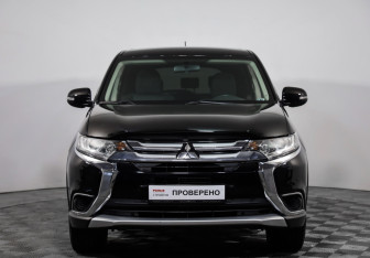Подержанный автомобиль Mitsubishi Outlander 2016 года (2 фото)