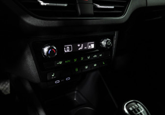 Подержанный автомобиль Skoda Rapid Liftback 2020 года (17 фото)