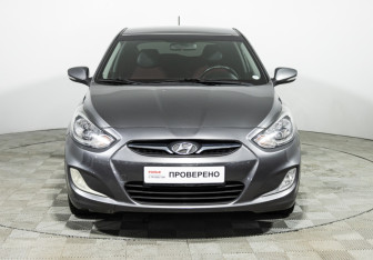 Подержанный автомобиль Hyundai Solaris Hatchback 2011 года (2 фото)