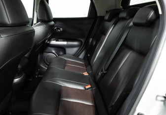 Подержанный автомобиль Nissan Juke 2013 года (10 фото)