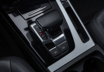 Подержанный автомобиль Audi Q5 2021 года (22 фото)