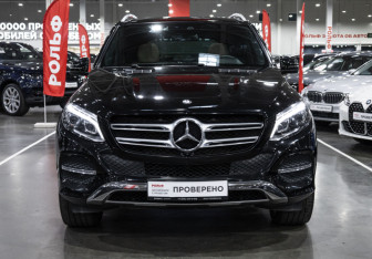 Подержанный автомобиль Mercedes-Benz GLE 2016 года (2 фото)