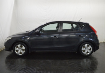Подержанный автомобиль Hyundai i30 Hatchback 2010 года (8 фото)