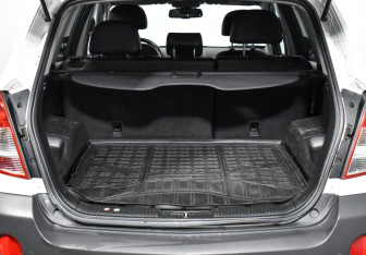 Подержанный автомобиль Opel Antara 2012 года (18 фото)