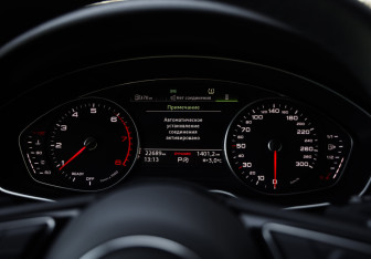 Подержанный автомобиль Audi A4 Sedan 2020 года (13 фото)