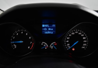 Подержанный автомобиль Ford Focus Sedan 2012 года (19 фото)