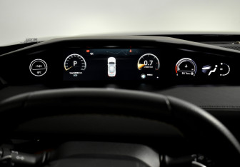 Подержанный автомобиль Changan UNI-V 2022 года (21 фото)