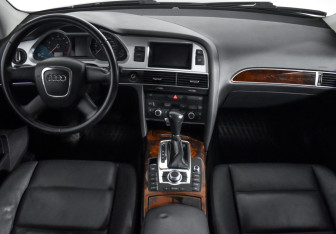 Подержанный автомобиль Audi A6 Sedan 2011 года (14 фото)