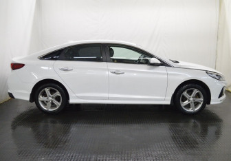 Подержанный автомобиль Hyundai Sonata 2019 года (4 фото)
