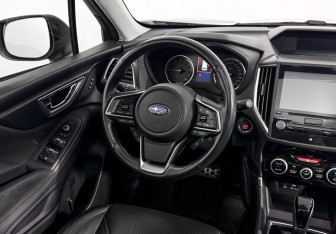 Подержанный автомобиль Subaru Forester Suv 2019 года (15 фото)