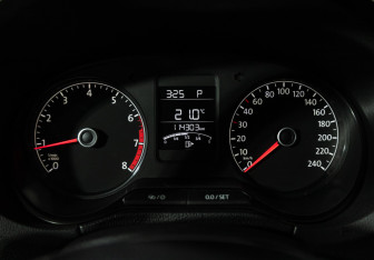 Подержанный автомобиль Volkswagen Polo Sedan 2016 года (12 фото)