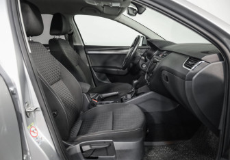 Подержанный автомобиль Skoda Octavia Liftback 2018 года (20 фото)
