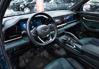 Подержанный автомобиль Geely Monjaro 2023 года (12 фото)