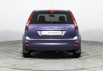Подержанный автомобиль Ford Fiesta Hatchback 2008 года (6 фото)