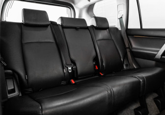 Подержанный автомобиль Toyota Land Cruiser Prado 2012 года (19 фото)