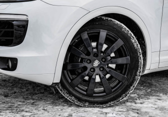 Подержанный автомобиль Porsche Cayenne 2016 года (3 фото)