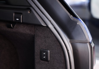 Подержанный автомобиль Land Rover Range Rover Sport 2020 года (39 фото)