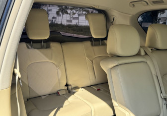 Подержанный автомобиль Infiniti QX80 2018 года (30 фото)