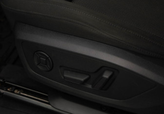 Подержанный автомобиль Audi Q3 2020 года (28 фото)