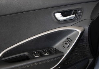Подержанный автомобиль Hyundai Santa Fe 2015 года (23 фото)